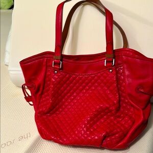 Vera Bradley Red Leather Quilted Tote Bag
Never used
No smoke/ no pet home